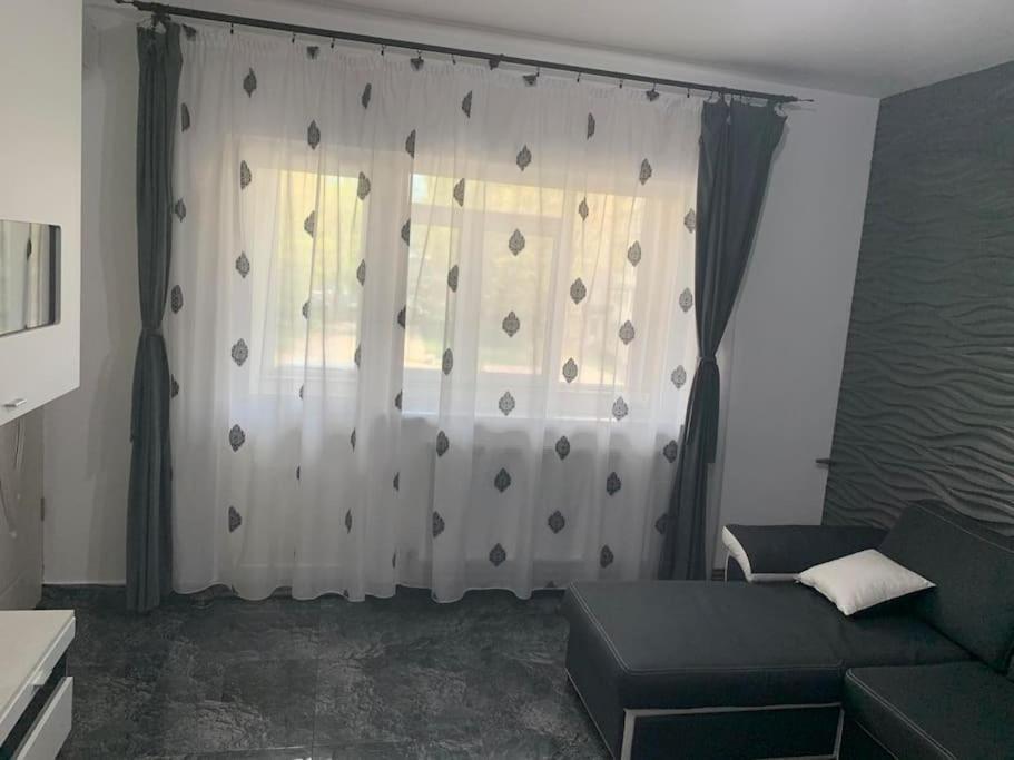 Apartamento Cozy Flat Piteşti Exterior foto