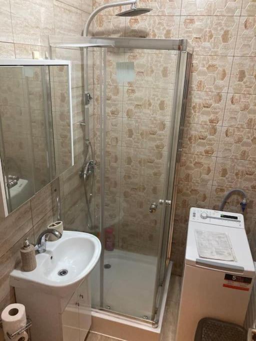 Apartamento Cozy Flat Piteşti Exterior foto