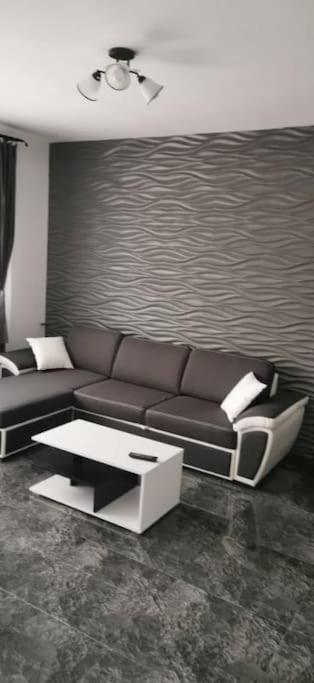 Apartamento Cozy Flat Piteşti Exterior foto